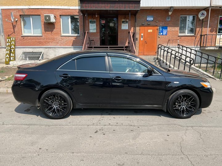 TOYOTA CAMRY